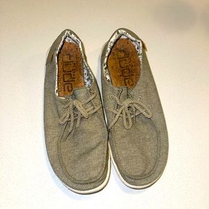 HEY DUDE SHOES